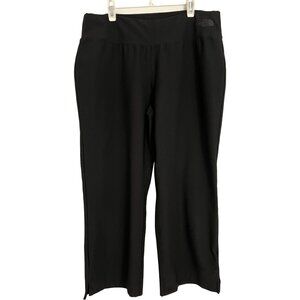 The North Face Straight-Leg Stretch Capri Pants - Black - Women’s Large
